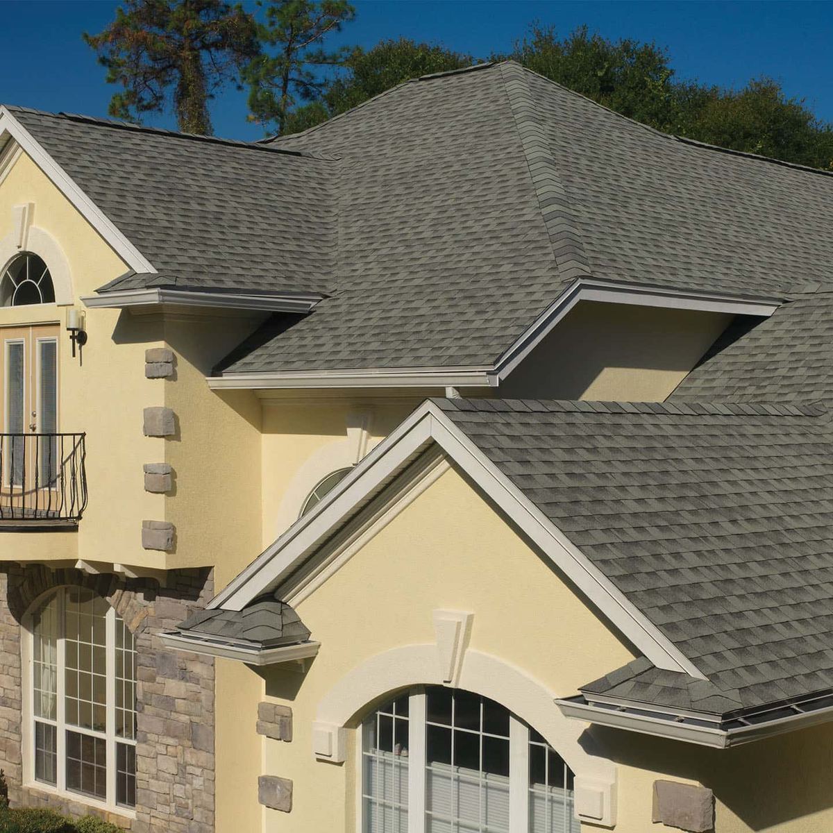 minimize damage after roof leak