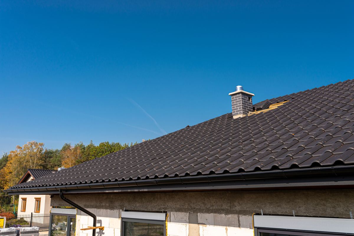 signs need roof inspection
